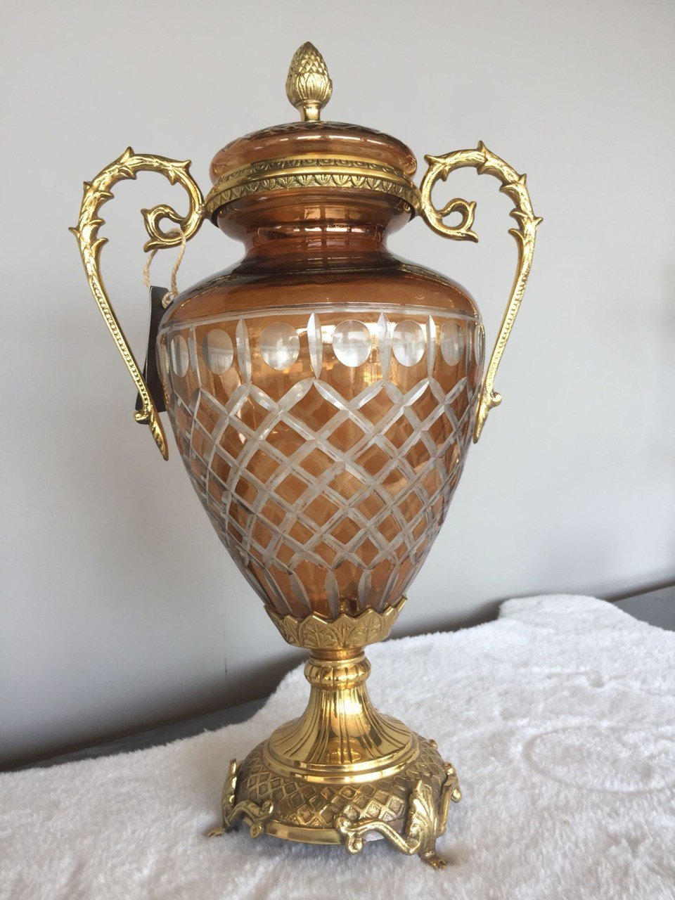 CEMİLE AMBER KULPLU KAPAKLI