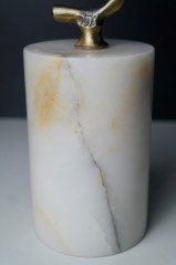Beyaz Mermer Kaideli Bronz Eskitme Ginkgo Yaprak Detaylı Dekoratif Obje 29 cm